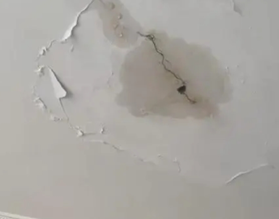 博乐阳台漏水维修公司分享下屋面防水工程质量问题原因分析